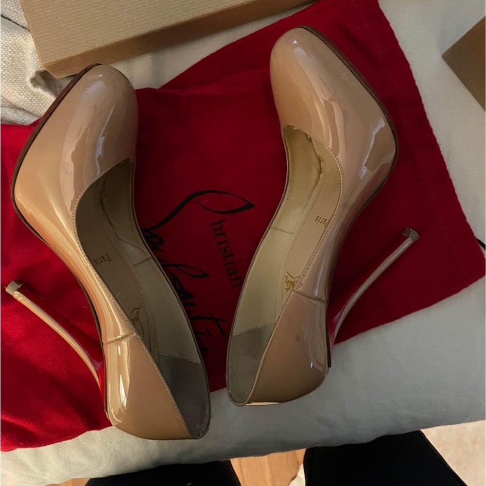 Christian Louboutin patent soft leather Pumps - Nude Color Size US 7.5